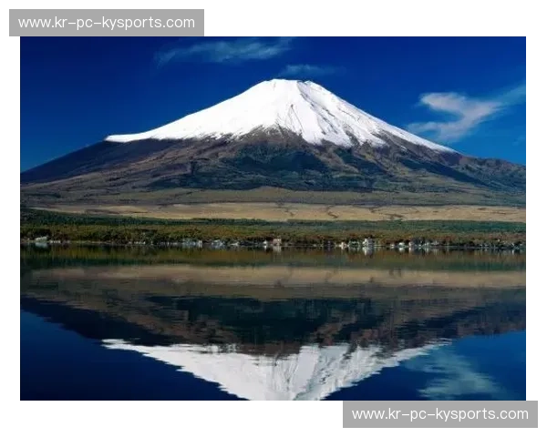 菊之国与火山之城的浪漫对决：名古屋与爱媛，你心中的那抹绯红是哪一色？